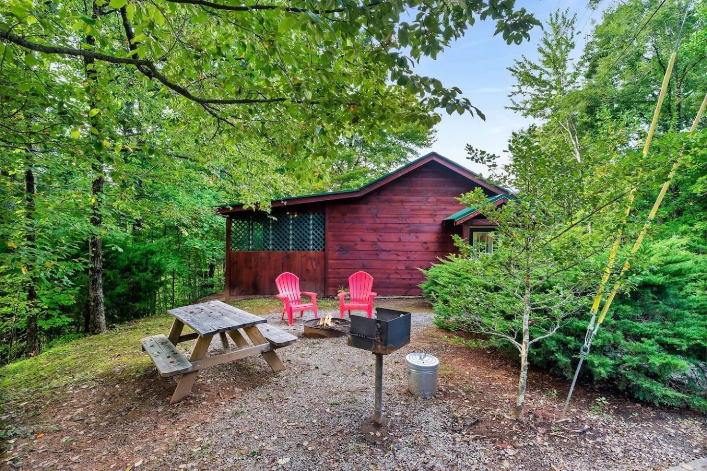 Romantic Mtn Cabin Hot Tub & Jacuzzi Views Sevierville Dış mekan fotoğraf