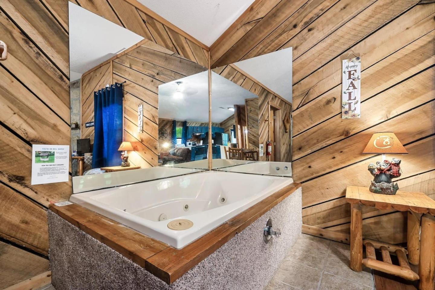 Romantic Mtn Cabin Hot Tub & Jacuzzi Views Sevierville Dış mekan fotoğraf